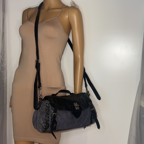 Olivia Harris Black Crossbody Bag - Picture 10 of 16